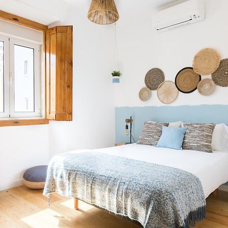 Feel Home In This Stunning Renovated Nest In Graca リスボン エクステリア 写真