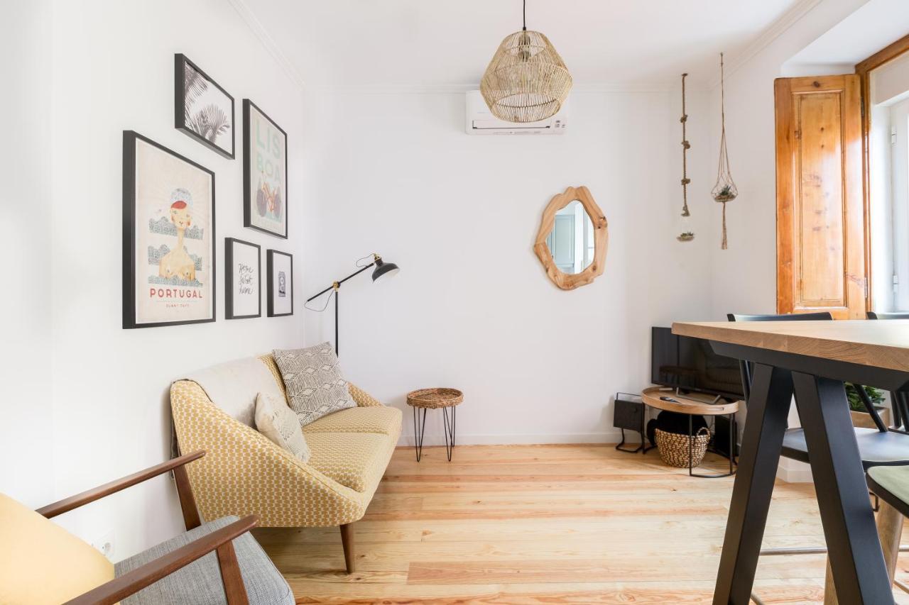 Feel Home In This Stunning Renovated Nest In Graca リスボン エクステリア 写真