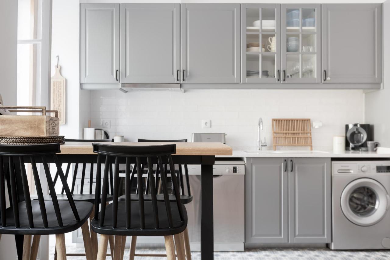 Feel Home In This Stunning Renovated Nest In Graca リスボン エクステリア 写真