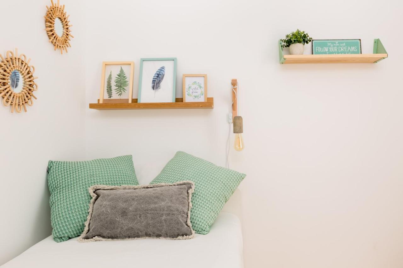 Feel Home In This Stunning Renovated Nest In Graca リスボン エクステリア 写真