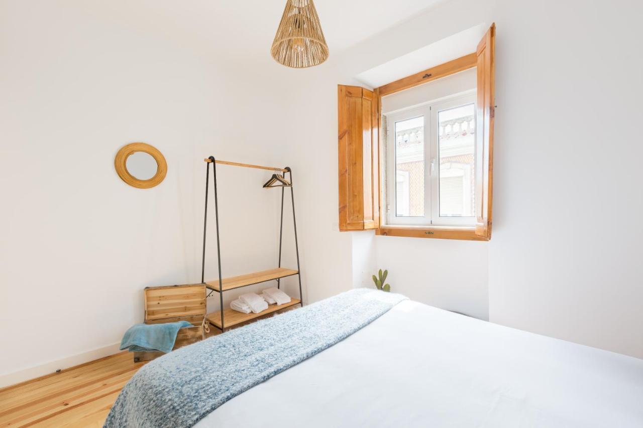 Feel Home In This Stunning Renovated Nest In Graca リスボン エクステリア 写真
